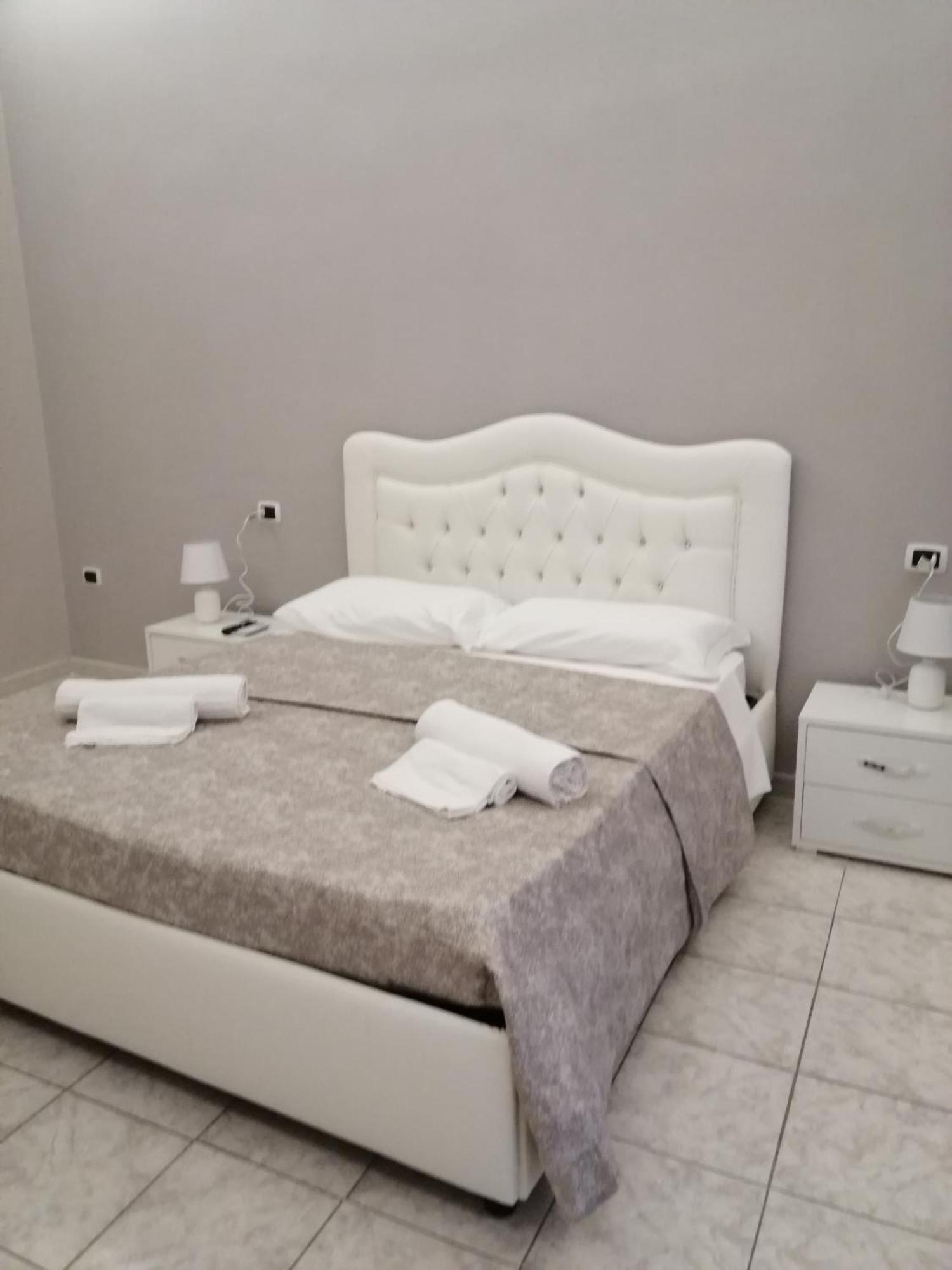 Francesco Home Napoli Bagian luar foto