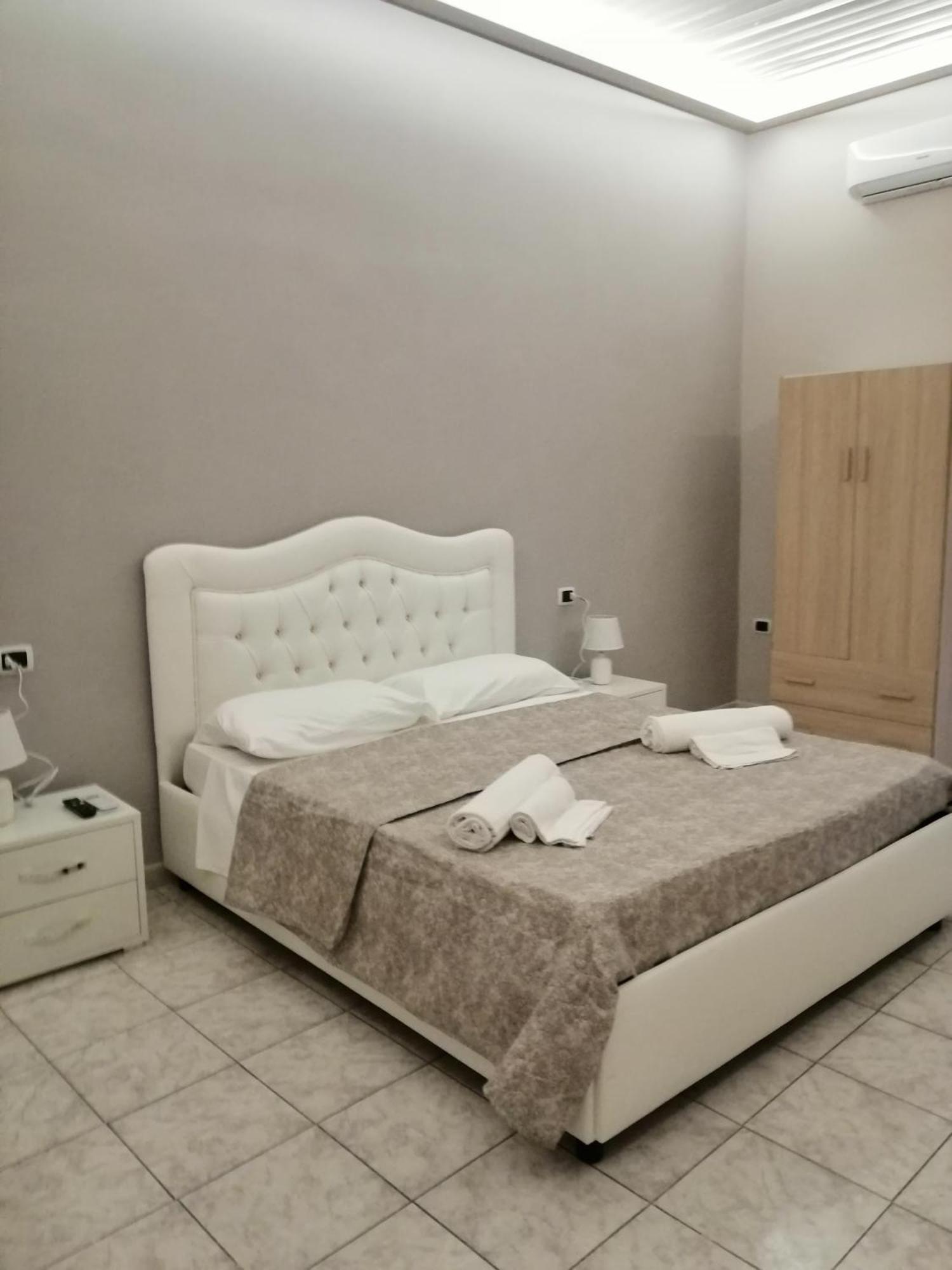 Francesco Home Napoli Bagian luar foto